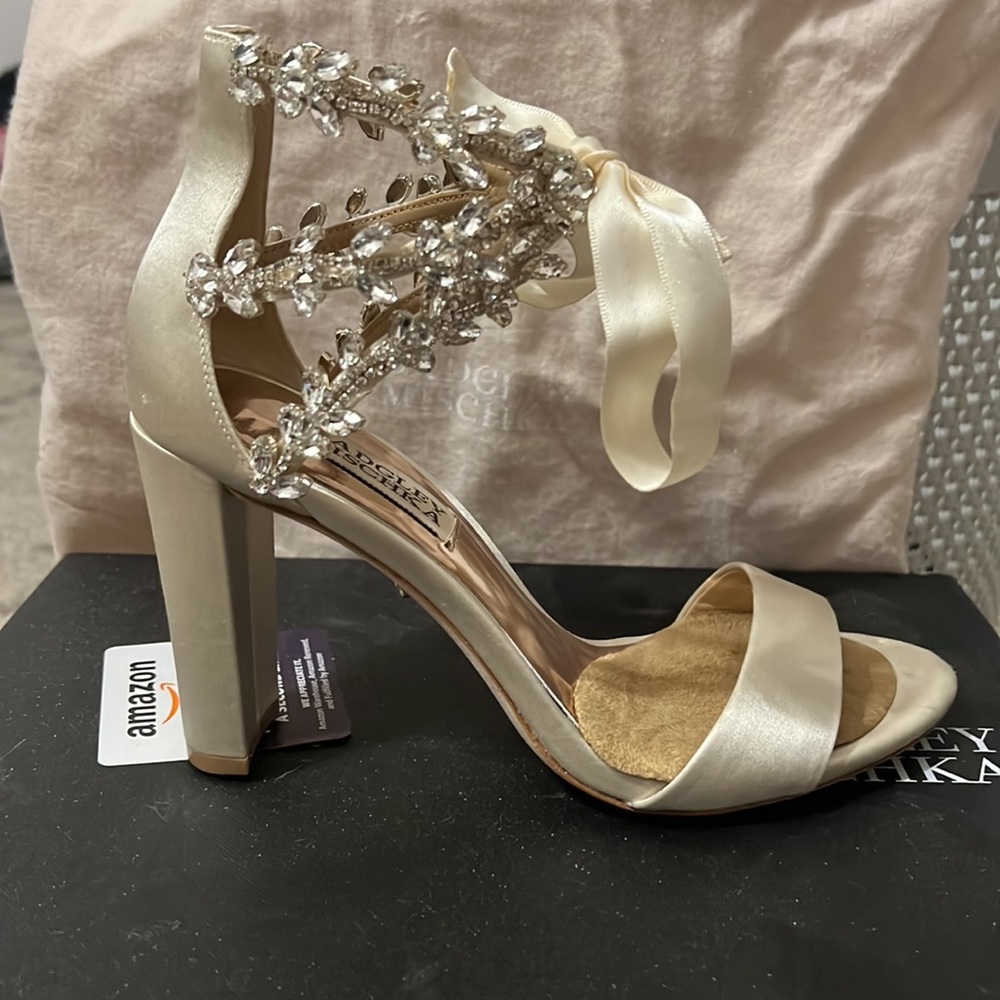 Badgley Mischka - Size 6 - Style “Everafter”